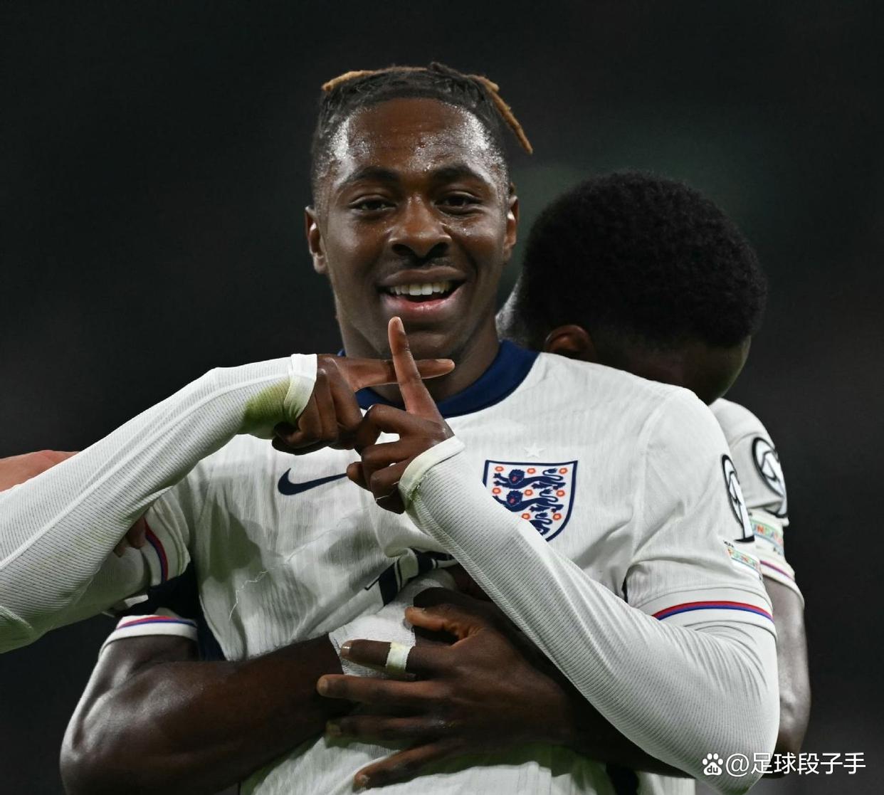 英格兰队轻取奥地利队，波尔点燃赛场