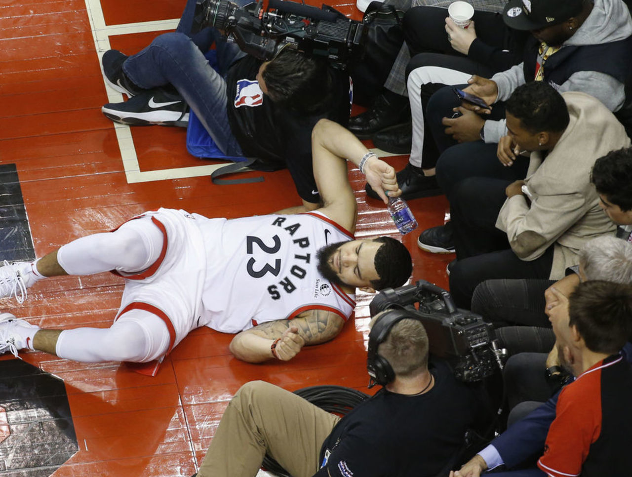 开云体育APP下载-广东队碾压鹈鹕，范弗利特高光表现